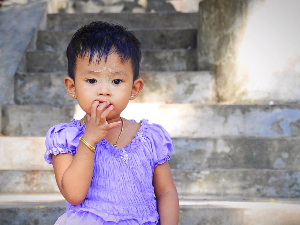 Mingalaba - Burmese kid