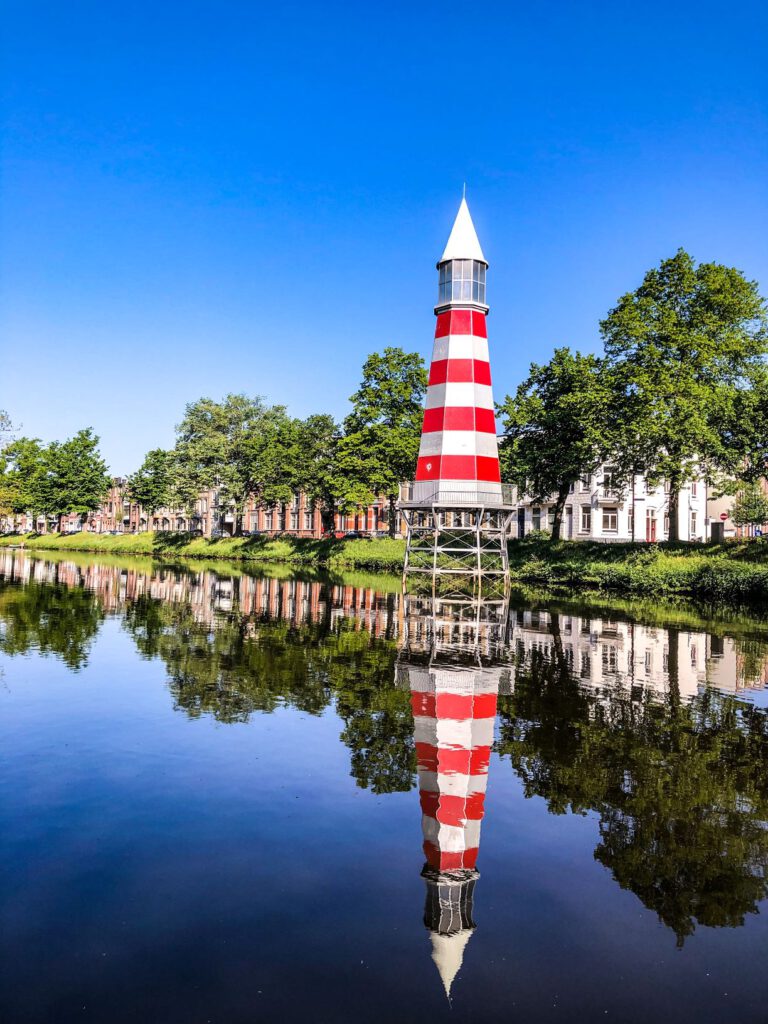 Breda - reflectie vuurtoren