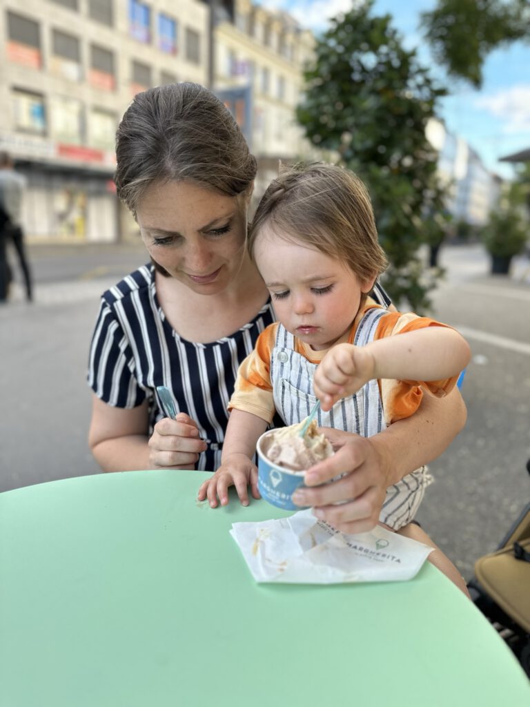 Samen ijsje eten in Biel / Bienne